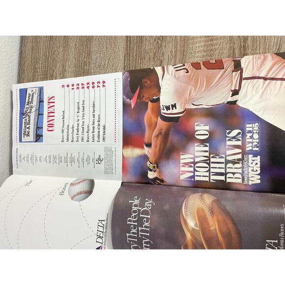 1992 Atlanta Braves Yearbook & NLCS Scorecard Lot MLB Baseball Champions Program - Picture 13 of 16
